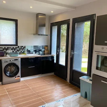 Apartment Duplex Climatise Avec Terrasse Sur Jardin