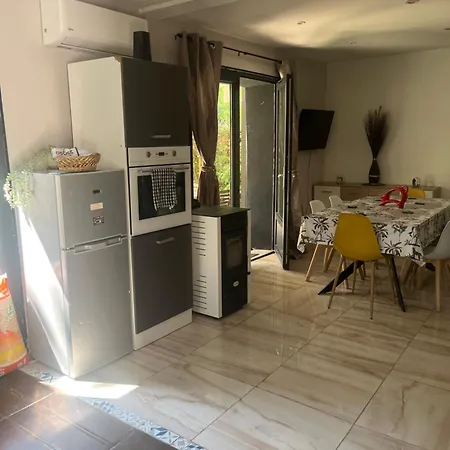 Apartment Duplex Climatise Avec Terrasse Sur Jardin